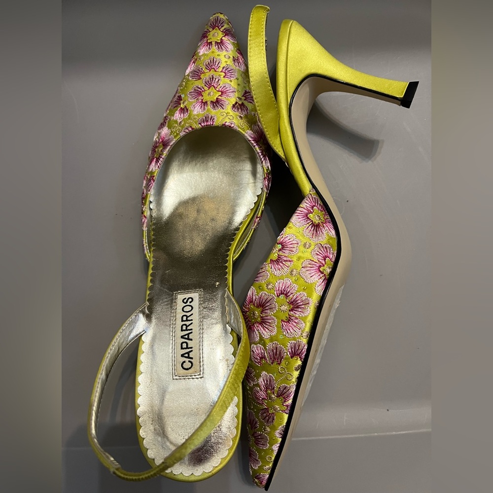 Caparros Braxton in Peusse silk. Size 11.